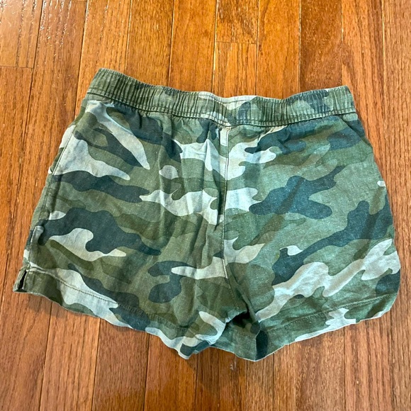 Old navy green shorts. - Picture 2 of 2